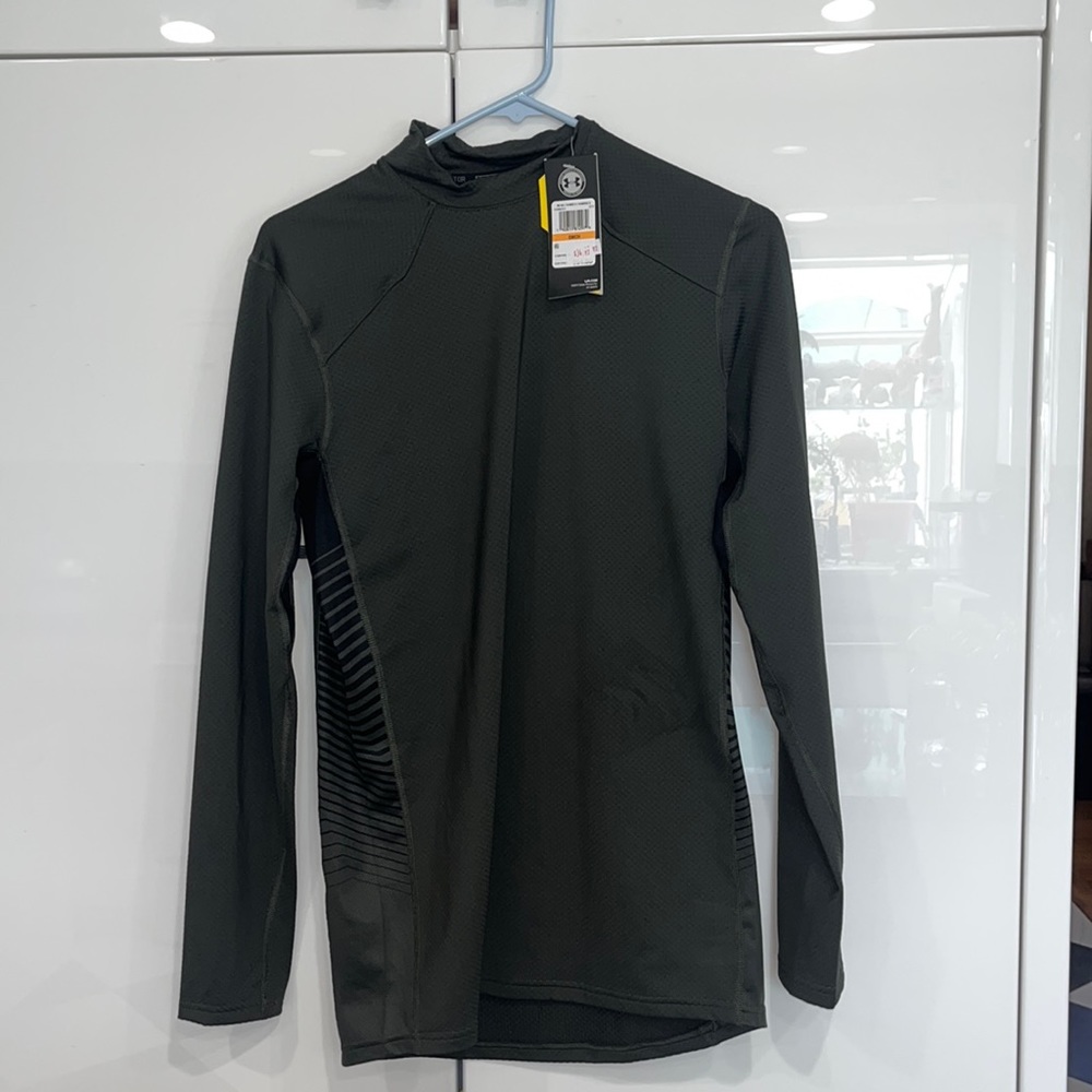 NWT Under armour top